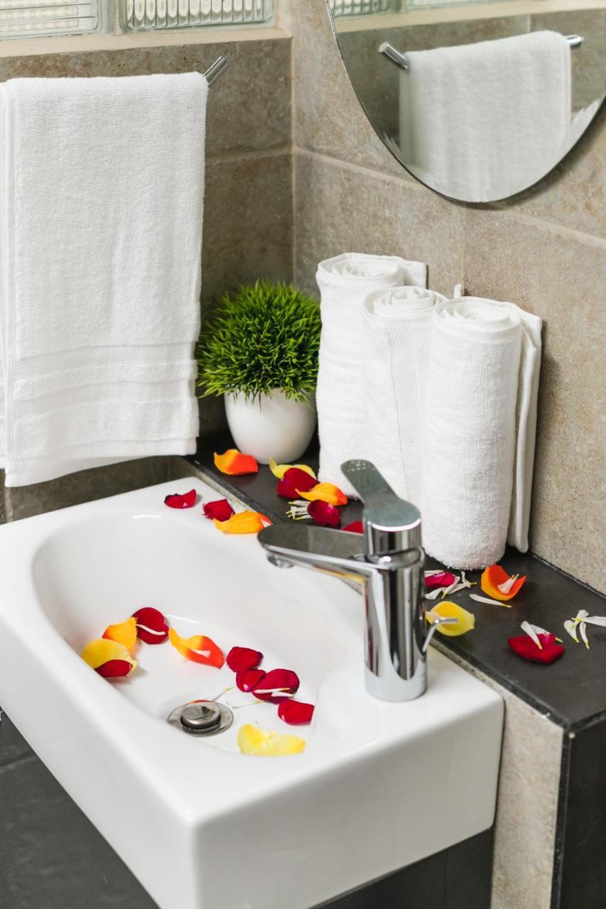 Suite Studio Serviced Apartments เมริดา ภายนอก รูปภาพ